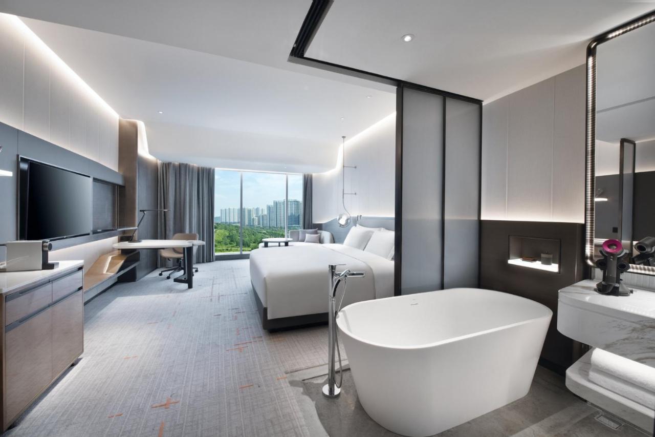 Crowne Plaza Wuhan Optics Valley By Ihg Buitenkant foto