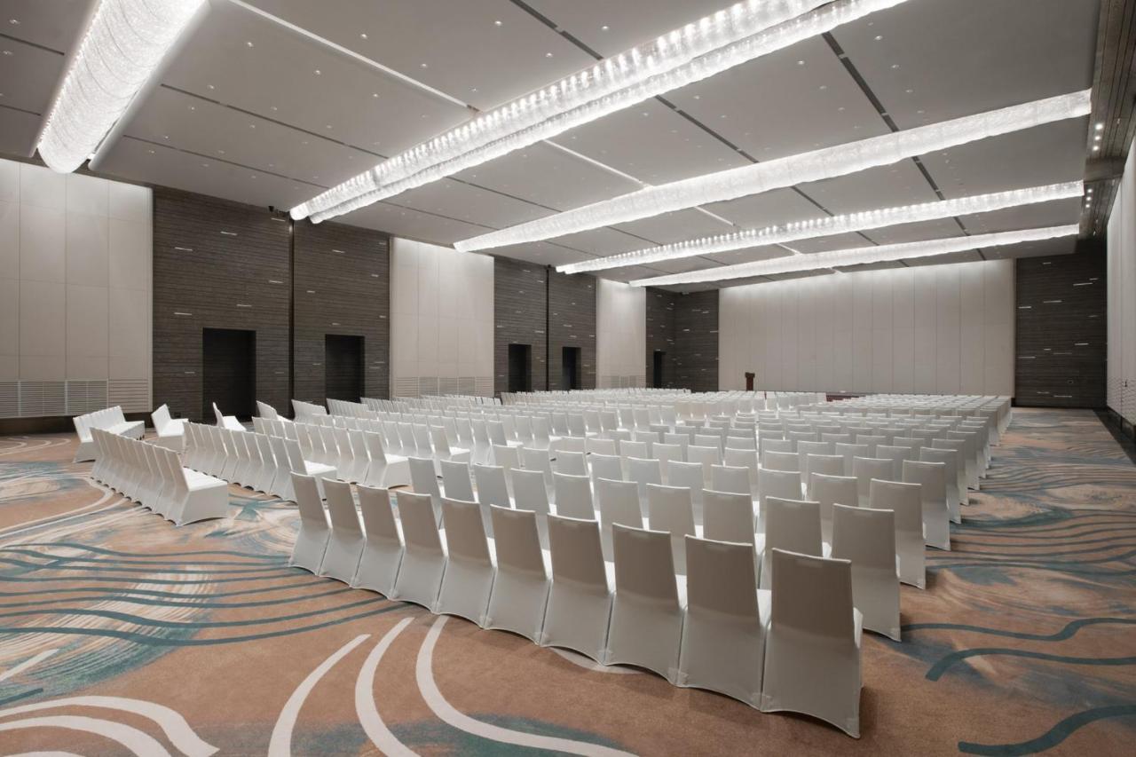 Crowne Plaza Wuhan Optics Valley By Ihg Buitenkant foto