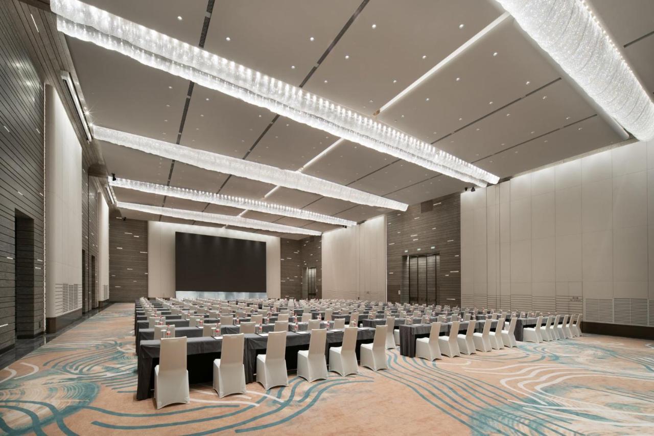 Crowne Plaza Wuhan Optics Valley By Ihg Buitenkant foto