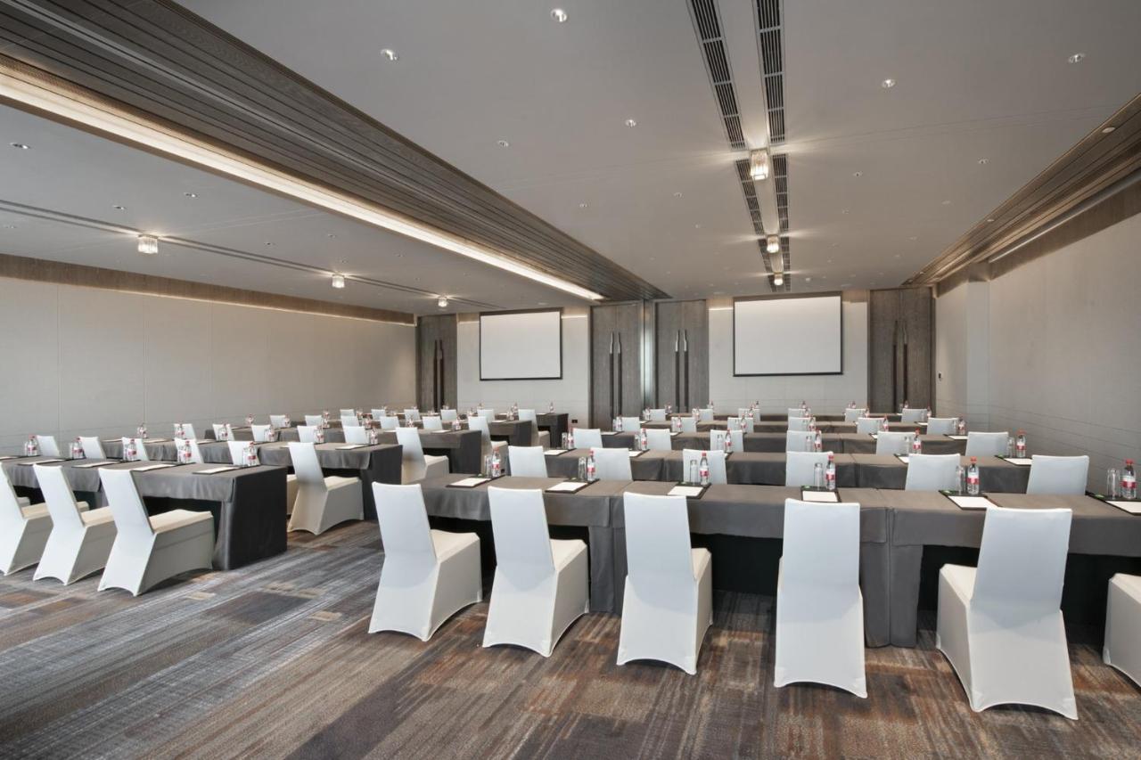 Crowne Plaza Wuhan Optics Valley By Ihg Buitenkant foto