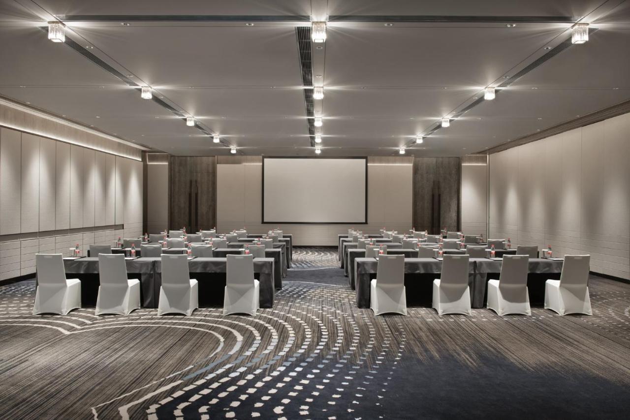 Crowne Plaza Wuhan Optics Valley By Ihg Buitenkant foto