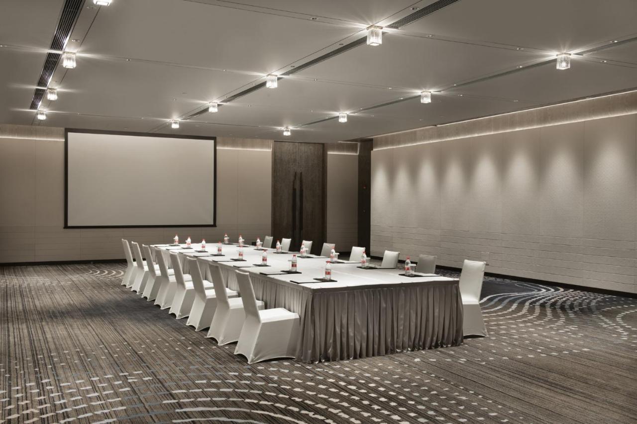 Crowne Plaza Wuhan Optics Valley By Ihg Buitenkant foto