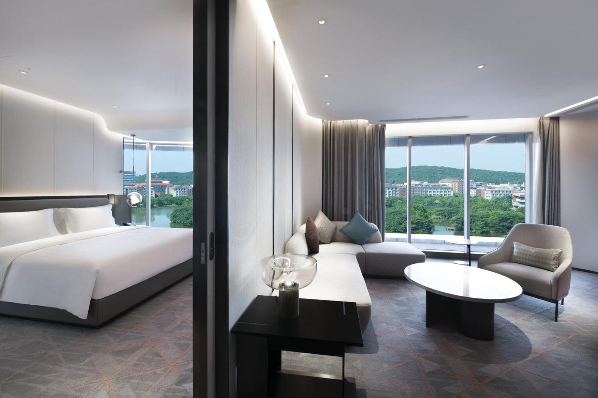 Crowne Plaza Wuhan Optics Valley By Ihg Buitenkant foto
