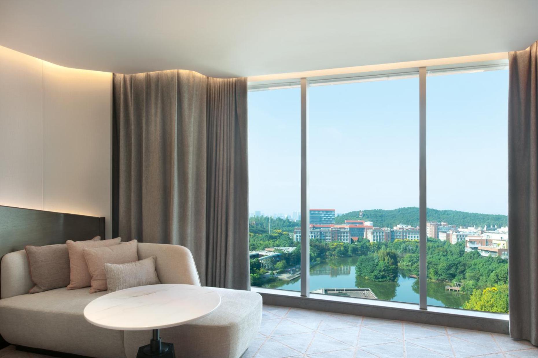 Crowne Plaza Wuhan Optics Valley By Ihg Buitenkant foto